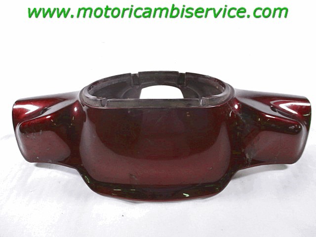 "DASHBOARD COVER / HANDLEBAR OEM N. 	AP8258062 GEBRAUCHTTEIL  SCOOTER APRILIA SCARABEO 100 4T (1999-2002) HAUBRAUM, 100 cc ERSTZULASSUNG 2001"