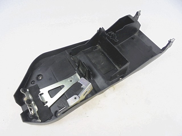 KOTFLUGEL HINTEN / UNTER DEM SITZ OEM N. 310090004 GEBRAUCHTTEIL  MOTO KAWASAKI Z 750 (2007 - 2015)  HAUBRAUM, 750 cc ERSTZULASSUNG 2013