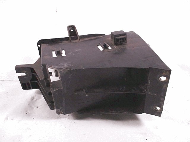 BATTERIEHALTER OEM N. PE770971 GEBRAUCHTTEIL  SCOOTER PEUGEOT SATELIS 250 PREMIUM (2006 - 2013) HAUBRAUM, 250 cc ERSTZULASSUNG 2009