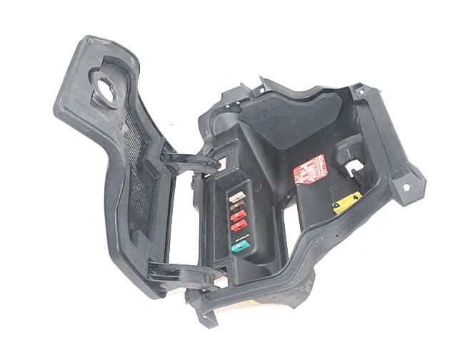 "GEPUCKRAUMABDECKUNG OEM N. 1-000-298-361	 GEBRAUCHTTEIL  SCOOTER MALAGUTI BLOG 160 (2009 - 2012) HAUBRAUM, 160 cc ERSTZULASSUNG 2010"