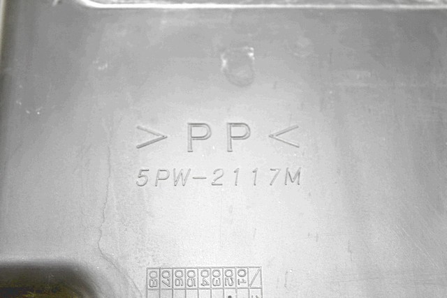 CUBIERTA / PROTECCIONES DE PIEZAS DEL MOTOR OEM N. 5PW2117M0000 GEBRAUCHTTEIL  MOTO YAMAHA YZF R1 (2002 - 2003) HAUBRAUM, 1000 cc ERSTZULASSUNG 2002