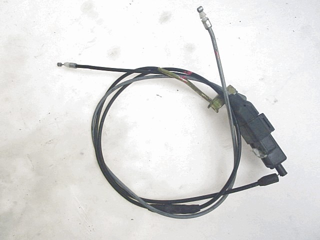 SITZVERRIEGELUNG / KABEL OEM N. 5GJ2478E0000 5GJ2473W1000 5GJ2473W0000  GEBRAUCHTTEIL  SCOOTER YAMAHA T-MAX 500 2001-2003 (XP500) HAUBRAUM, 500 cc ERSTZULASSUNG 2004