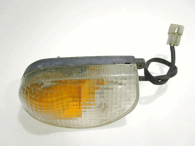 BLINKER / BLINKER OEM N. AP8224361 GEBRAUCHTTEIL  SCOOTER APRILIA SCARABEO 100 4T (2002 - 2006) HAUBRAUM, 100 cc ERSTZULASSUNG