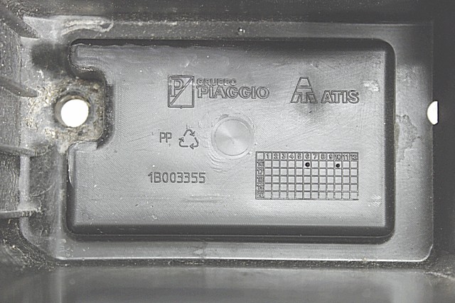 BATTERIEHALTER OEM N. 1B003355 GEBRAUCHTTEIL  SCOOTER PIAGGIO VESPA GTS 125 ABS (2017 - 2018) HAUBRAUM, 125 cc ERSTZULASSUNG 2017