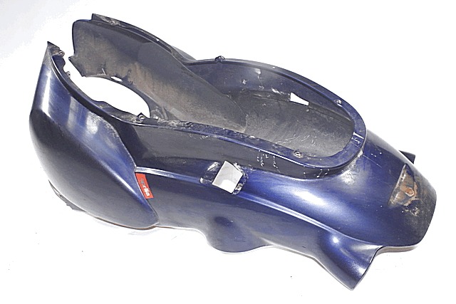 HECKVERKLEIDUNG OEM N. AP8258401 GEBRAUCHTTEIL  SCOOTER APRILIA SCARABEO 100 4T (2002 - 2006) HAUBRAUM, 100 cc ERSTZULASSUNG 2002