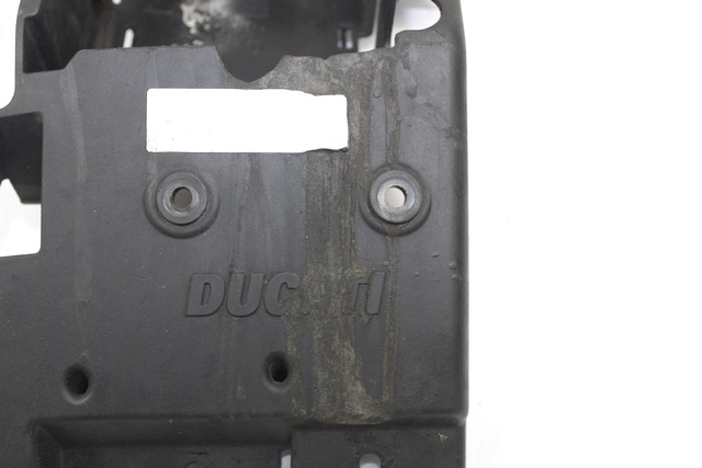 VANO SUPPORTO BATTERIA DUCATI 749 S 2003 - 2007 82914191A BATTERY BOX CON DIFETTO VEDI FORO