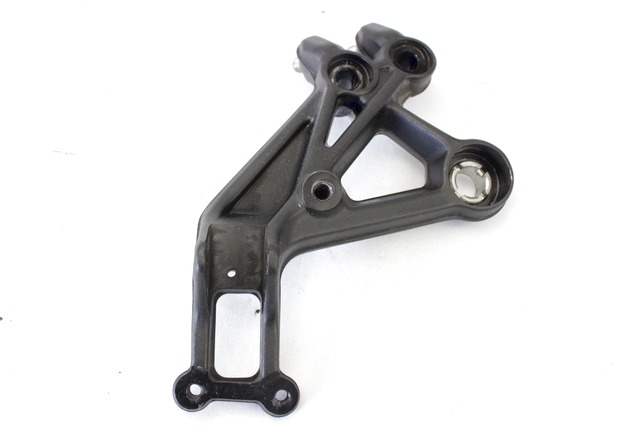 SUPPORTO PEDANA ANTERIORE SINISTRA KTM 390 DUKE ABS 2017 - 2019 93003038000 FRONT LEFT FOOTREST BRACKET