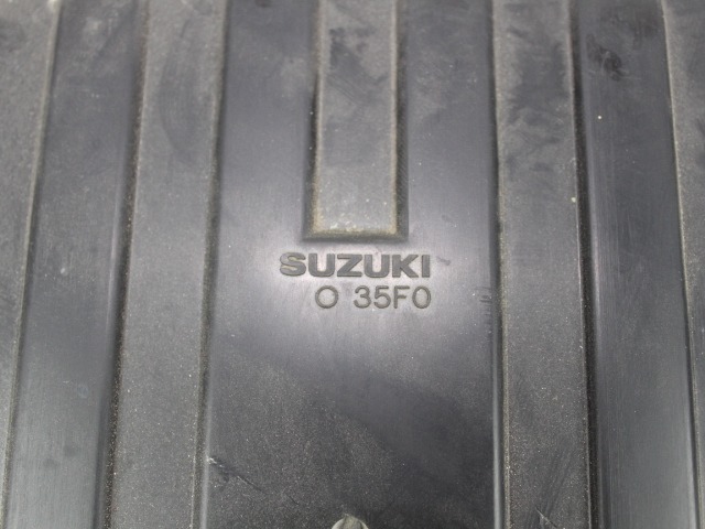 1370039F00 LUFTFILTERKASTEN SUZUKI GSX R 600 (2001-2003) Gebrauchtteil für 2002