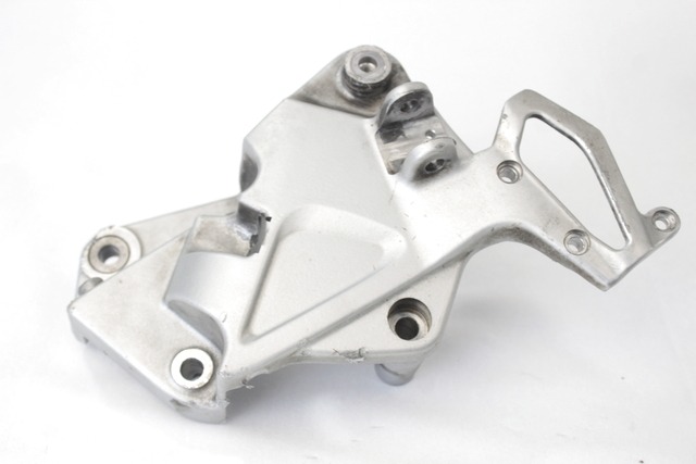 STAFFA SUPPORTO PEDANA ANTERIORE DESTRA BMW F 800 R K73 2005 - 2019 46717684320 FRONT RIGHT FOOTREST HOLDER