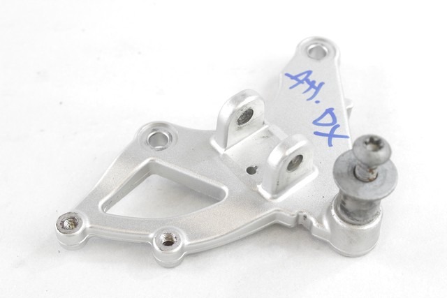 BMW R 1200 R 46717671076 STAFFA PEDANA ANTERIORE DESTRA K27 05 - 10 FRONT RIGHT FOOTREST HOLDER