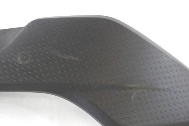 HONDA VFR 800 F 64410MJMD00 FIANCHETTO COVER DESTRA RC97 14 - 16 RIGHT SIDE COVER ATTACCO DANNEGGIATO LEGGERI SEGNI DI USURA