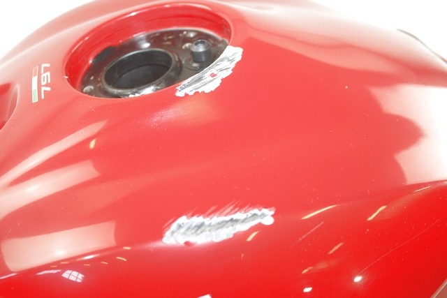 DUCATI MONSTER 797 58612571A SERBATOIO BENZINA 17 - 18 FUEL TANK CON GRAFFI E AMMACCATURE