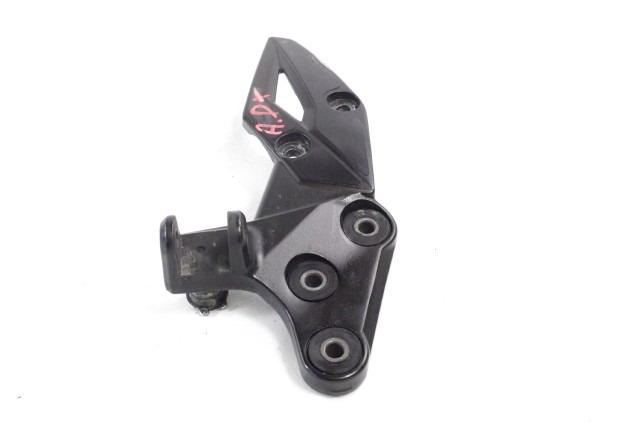 SUZUKI GSX S 750 4351008J10 STAFFA PEDANA ANTERIORE DESTRA WC52 17 - 20 FRONT RIGHT FOOTREST HOLDER LEGGERI SEGNI DI USURA