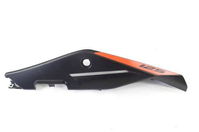 APRILIA TUONO 125 898875 CARENA FIANCHETTO POSTERIORE SINISTRA 17 - 20 LEFT SIDE REAR COVER 2B003719 LEGGERI GRAFFI ATTACCO DANNEGGIATO