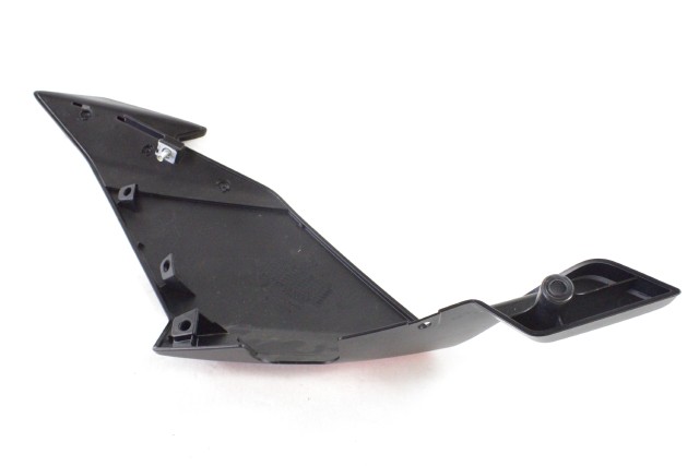 APRILIA TUONO 125 2B003662 CARENA ANTERIORE DESTRA 17 - 20 FRONT RIGHT FAIRING 2B003972 CON GRAFFI