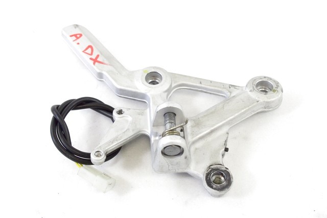 APRILIA SHIVER 900 894584 STAFFA PEDANA ANTERIORE DESTRA 17 - 20 FRONT RIGHT FOOTREST HOLDER SEGNI DI USURA