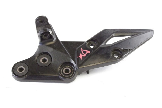 SUZUKI GSX S 750 4351008J10 STAFFA PEDANA ANTERIORE DESTRA WC50 17 - 20 FRONT RIGHT FOOTREST HOLDER LEGGERI SEGNI DI USURA