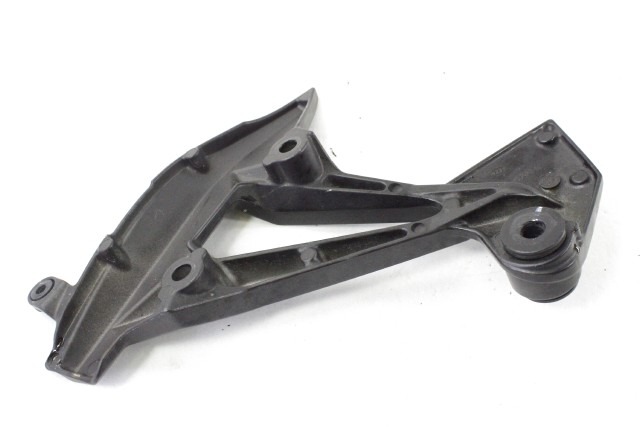 KAWASAKI Z 750 35063048818R STAFFA PEDANA POSTERIORE DESTRA 07 - 15 REAR RIGHT FOOTREST HOLDER