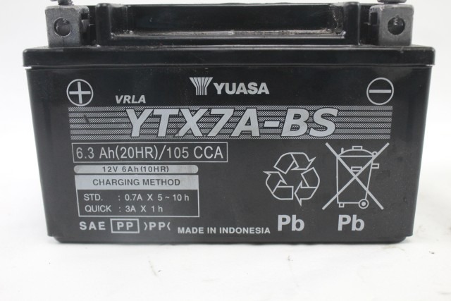 BATTERIA MOTO YUASA YTX7A-BS 12V 6.3AH 105CCA BATTERY
