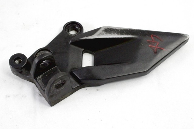 KAWASAKI NINJA 250 R 35063038518R STAFFA PEDANA ANTERIORE SINISTRA EX250K 07 - 13 FRONT LEFT FOOTREST HOLDER SEGNI DI USURA 