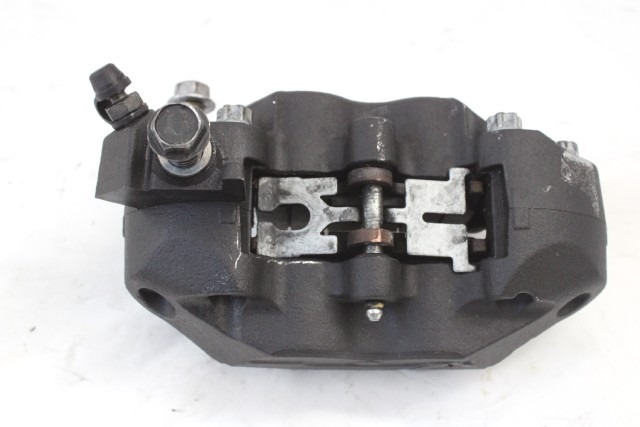 KAWASAKI Z 900 430800131DJ PINZA FRENO ANTERIORE DESTRA ZR900F 2022 FRONT RIGHT BRAKE CALIPER PICCOLI SEGNI DI USURA