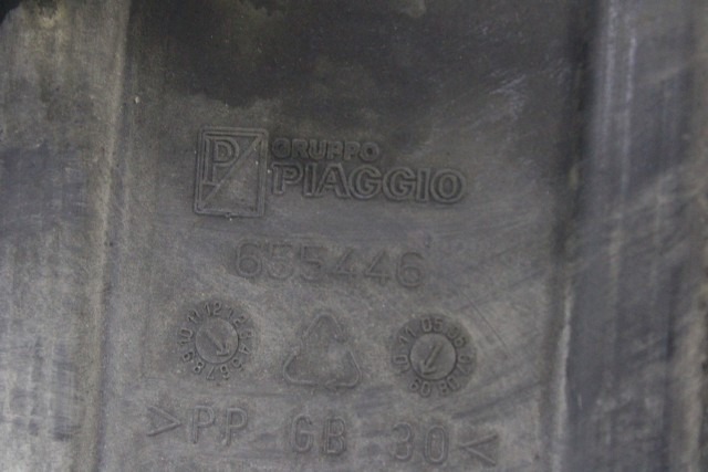 PIAGGIO MP3 250 655490 VASCA SOTTOSELLA PORTACASCO 06 - 11 HELMET COMPARTMENT