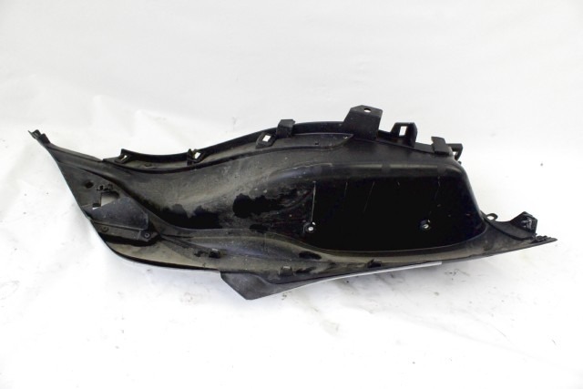 PIAGGIO MEDLEY 125 1B001697 PEDANA SINISTRA 16 - 19 LEFT FOOTBOARD