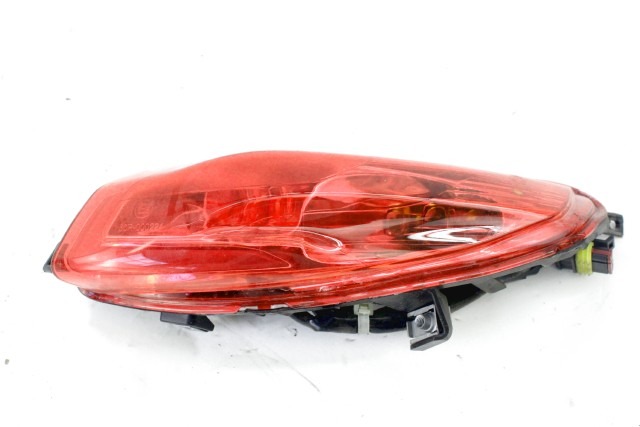 PIAGGIO MEDLEY 125 1D001234 FARO POSTERIORE DESTRA 16 - 19 RIGHT TAILLIGHT