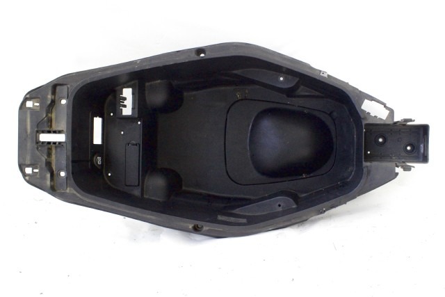 APRILIA SR MAX 300 653905 VASCA SOTTOSELLA POTACASCO 11 - 16 HELMET COMPARTMENT