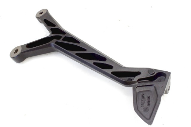 TRIUMPH TRIDENT 660 T2086605 STAFFA PEDANA POSTERIORE SINISTRA 21 - 24 REAR LEFT FOOTREST HOLDER