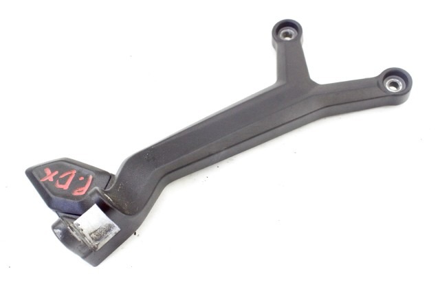 TRIUMPH TRIDENT 660 T2086606 STAFFA PEDANA POSTERIORE DESTRA 21 - 24 REAR RIGHT FOOTREST HOLDER