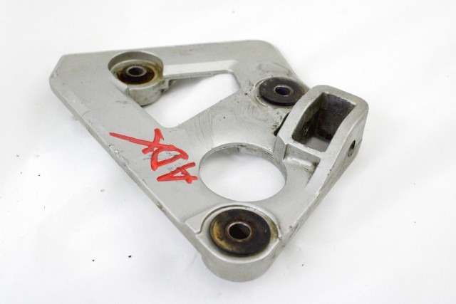 SUZUKI GSX 750 F 4351720C00 STAFFA PEDANA ANTERIORE DESTRA 88 - 89 FRONT RIGHT FOOTREST HOLDER