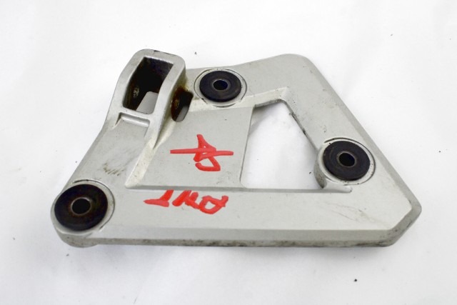 SUZUKI GSX 750 F 4352720C01 STAFFA PEDANA ANTERIORE SINISTRA 88 - 89 FRONT LEFT FOOTREST HOLDER