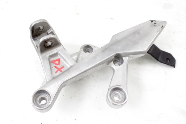 HONDA CB 500 HORNET 50600MKPJ00 STAFFA PEDANA ANTERIORE DESTRA PC71 (2024) FRONT RIGHT FOOTREST HOLDER