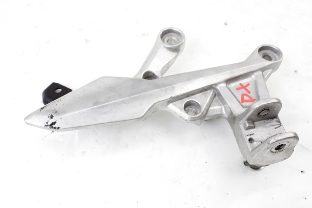 HONDA CB 500 HORNET 50600MKPJ00 STAFFA PEDANA ANTERIORE DESTRA PC71 (2024) FRONT RIGHT FOOTREST HOLDER