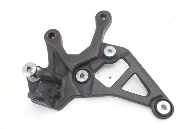 KAWASAKI Z 900 35063139918R STAFFA PEDANA ANTERIORE SINISTRA ZR900F 2023 FRONT LEFT FOOTREST HOLDER 