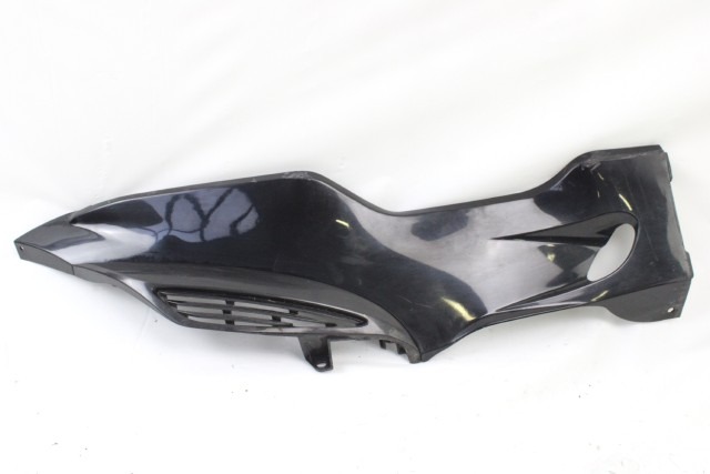 SUZUKI BURGMAN AN 400 4817114F00 FIANCHETTO SPOILER SOTTOSCOCCA DESTRA  99 - 00  RIGHT SIDE UNDERBODY FAIRING LEGGERI GRAFFI