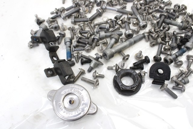 BMW C EVOLUTION SET BULLONERIA VITI GENERICO K17 13 - 19 BOLTS SET