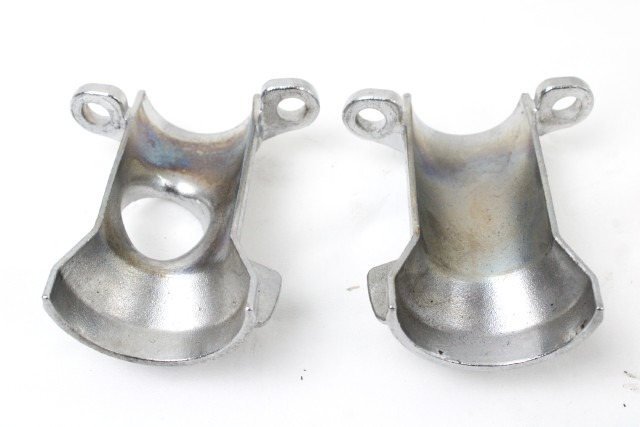 ROYAL ENFIELD SUPER METEOR 650 RLX00626 ATTACCO COLLETTORE DI SCARICO SINISTRA 23 - 25 LEFT HEADER CASTING