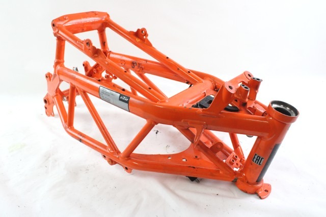 KTM 125 DUKE 93003001100EB TELAIO CON DOCUMENTI 21 - 23 FRAME WITH DOCUMENTS 93003001000EB DANNEGGIATO